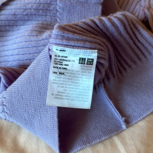 XS Uniqlo wool purple short sleeve top - Picture 5 of 5